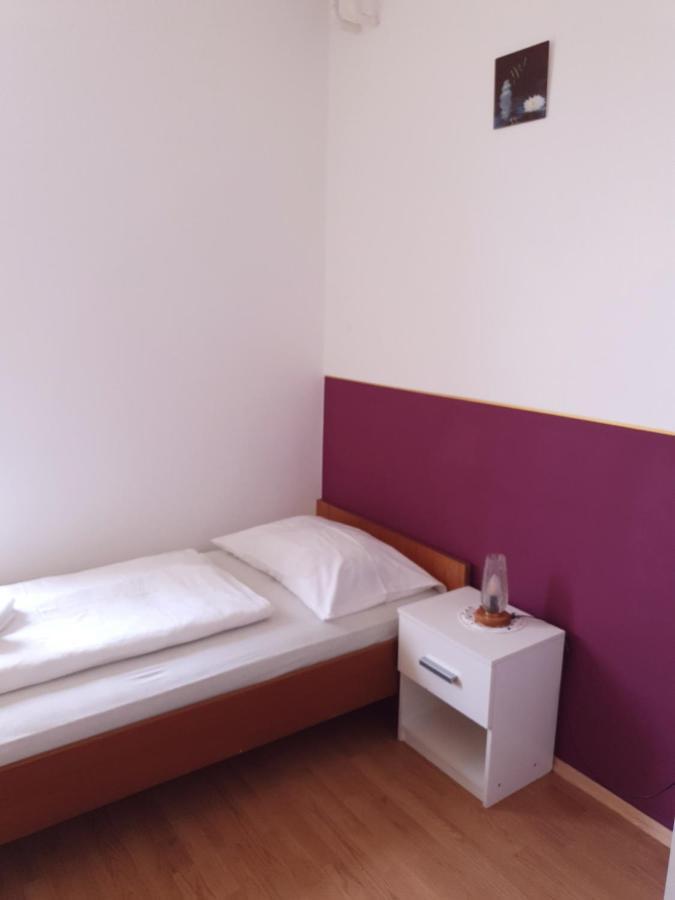 Guesthouse Osvald Zirovnica Exterior foto